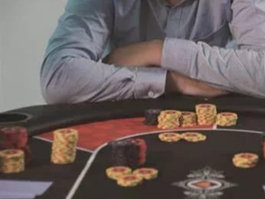 “德州扑克与时尚女模的跨界魅力”